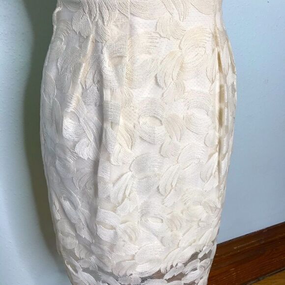 Gorgeous BCBGMAXAZRIA Strapless Dress - Picture 10 of 16